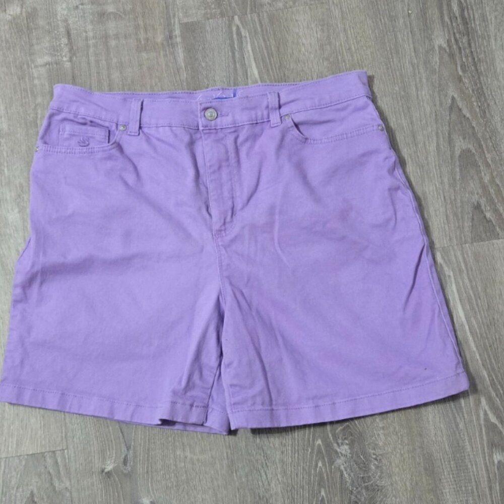 Gloria Vanderbilt Lavender Shorts. Sz.16